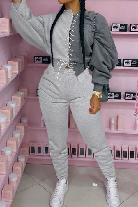 Shop Blush Mark Pants Sets. Discover our stunning collection of Pants Sets and enjoy your perfect look of Lavinia Esther Grey Set. Outfits Con Pans, Crop Top And Sweatpants, Sport Casual Outfit, Two Piece Pants Set, Crop Top Sweatshirt, Sweatpants Set, Top Pants Set, Sport Dress, Tracksuit Women