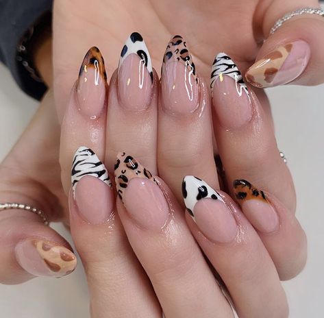 Animal Print Nail Art, Print Nail Art, Kutek Disney, Cow Nails, Edgy Nails, Animal Nails, Animal Print Nails, Almond Acrylic Nails, Uñas Acrilicas