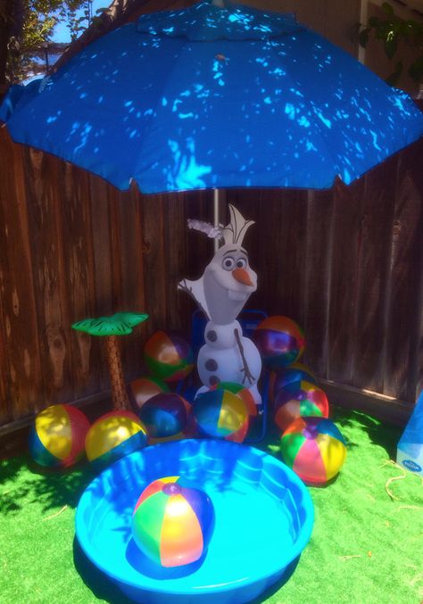 Elsa And Olaf Birthday Party, Olaf In Summer Birthday Party, Olaf Summer Birthday Party, Frozen Pool Party Ideas, Summer Frozen Birthday Party, Olaf Summer Party, Frozen Birthday Party Food, Olaf Birthday Party, Frozen 3rd Birthday