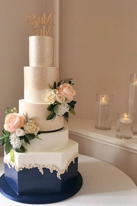 One beautiful cake option looks a showstopper for your big day. Personally, this cake photographs beautifully. Keep it to your wedding inspiration. Navy And Pink Wedding Cake, Navy And Blush Wedding Cake, Navy Champagne Wedding, Blush Wedding Cake, Navy And Blush Wedding, Champagne Wedding Cakes, Navy Blue Wedding Cakes, Wedding Cake Navy, Blush Wedding Cakes