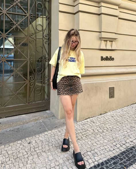 Outfit Casual Verano, Outfits Primavera Verano, Madrid Summer, Fashion Content Creator, Outfit Oversize, Fashion Content, Outfit Primavera, Uni Outfits, Trendy Street Style