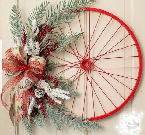 Bicycle Wreath, Winter Door Hanger, Decor Natal, Wheel Wreath, Outdoor Christmas Tree Decorations, Christmas Chandelier, Driftwood Shelf, Red Bicycle, Hanger Christmas