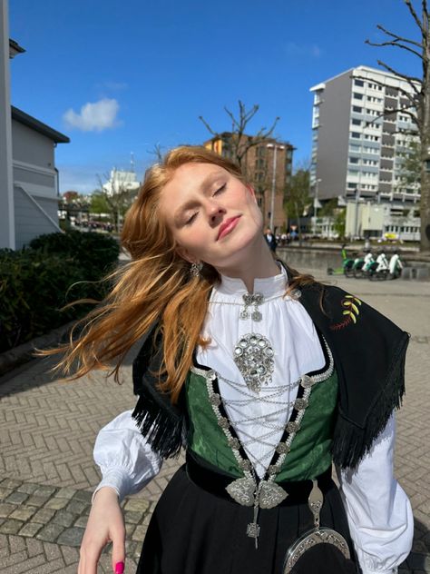 #17mai #norway Norway Culture, Norway Girls, Nordic Culture, Face Claims, Norway, Ash, Quick Saves