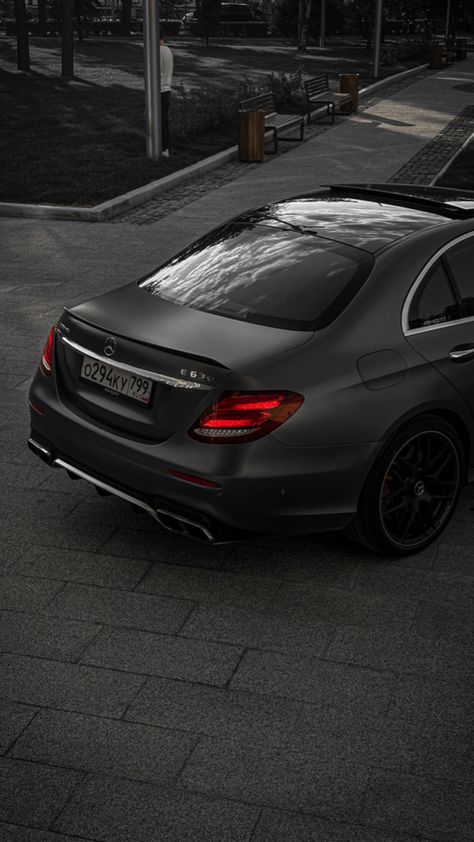 B/w Mercedes Wallpaper 4k, E63s Amg, Car Checklist, Mercedes Wallpaper, Mercedes W211, Car Care Tips, Wallpaper Fashion, Jdm Wallpaper, Rapper Quotes