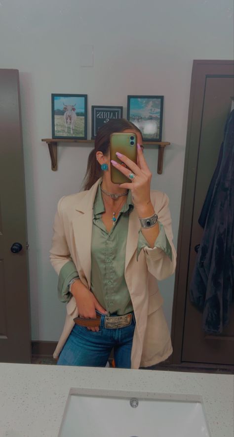 Western Outfits Women Office, Western Office Attire, Business Casual Country Outfits, Western Job Interview Outfit, Agriculture Teacher Outfits, Business Casual With Cowboy Boots, Country Office Outfit, Cowgirl Business Attire, Livestock Judging Outfits Blazers