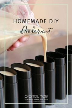 Finally! An easy and effective homemade DIY deodorant recipe with NO baking soda; there is a powerful, yet gentle, secret ingredient in the mix. Homemade Deodorant Recipe, Deodorant Recipe, Deodorant Recipes, Săpunuri Handmade, Diy Deodorant, Homemade Deodorant, Homemade Lotion, Baking Soda Shampoo, Homemade Diy