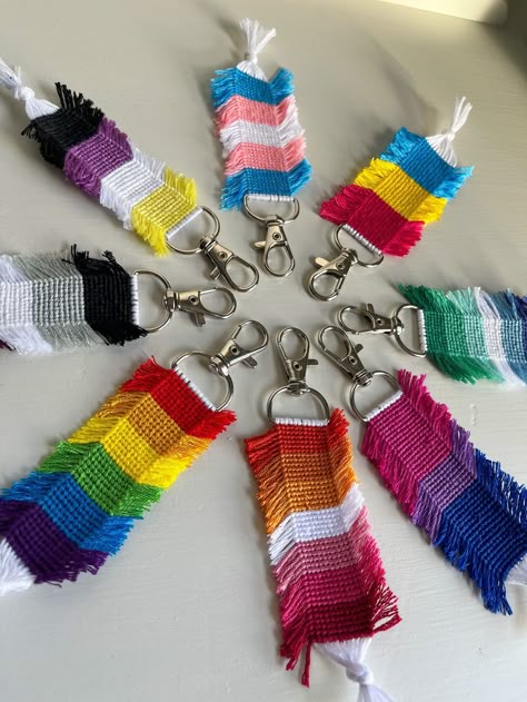 Lgbtq Keychain, Lgbtq Crafts, Pride Crafts, Bisexual Wallpaper Iphone Aesthetic, Keychains Macrame, Pride Accessories, Lgbtq Pride Flag, Pretty Flowers Pictures, Lgbt Flag