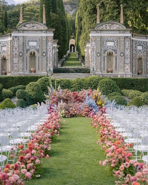 Dream Wedding Decorations, Wedding Aisle Decorations, Lake Como Wedding, Bright Florals, Wedding Ceremony Flowers, Future Wedding Plans, Ceremony Flowers, Wedding Aisle, Wedding Mood