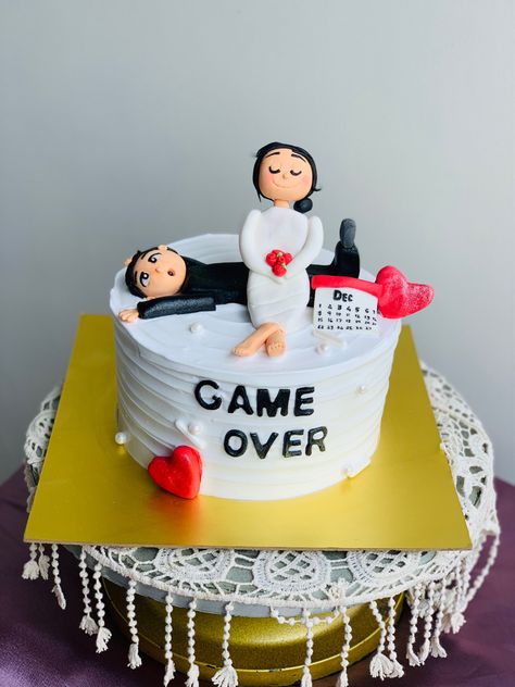 Cake Idea For Bachelorette Party, Cake Bride To Be Funny, Last Bachelor Birthday Cake, Bacholerette Cake Designs, Bride And Groom Shower Ideas, Bachelor Cake Bride, Bachlorette Cakes Ideas The Bride, Bachelor's Party Ideas, Funny Bridal Shower Cake