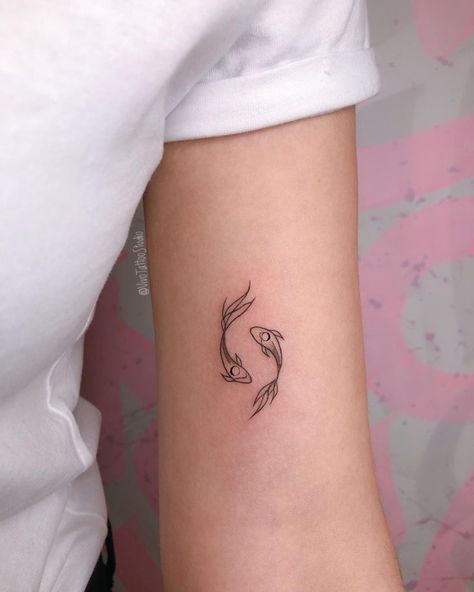 Pisces Tattoo Minimalist Fish, Koi Fish Minimalist Tattoo, Cute Goldfish Tattoo, Coi Carp Tattoo, Koi Fish Ankle Tattoo, Koi Fish Tattoo Minimalist, Under Belly Tattoo, Subtle Pride Tattoo, Simple Minimalist Tattoos