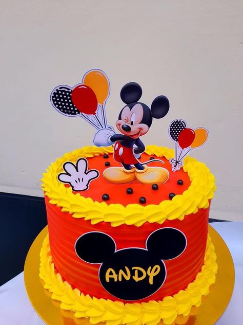 Tarta Mickey Mouse, Miki Mouse, Decorating Frosting, Mickey Cakes, Mickey Mouse 1st Birthday, Mickey Mouse Cake, Cake Decorating Frosting, Mouse Cake, Cakes For Boys