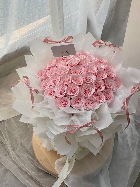 Roses Bouquet Gift, Luxury Flower Bouquets, Money Flowers, Rose Crafts, Pink Rose Bouquet, Flower Gift Ideas, Boquette Flowers, Flowers Bouquet Gift, Glitter Roses