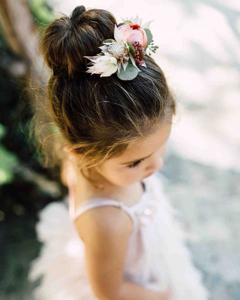 Charming And Easy Flower Girl Hairstyles ★ flower girl hairstyles simple high bun with flowers plum and oak photo Cute Flower Girl Hairstyles, Flower Girl Updo, Wedding Hairstyles For Girls, Kids Hairstyles For Wedding, Girls Updo, Long Face Hairstyles, Face Shape Hairstyles, Flower Girl Hairstyles, Hair Styles 2017