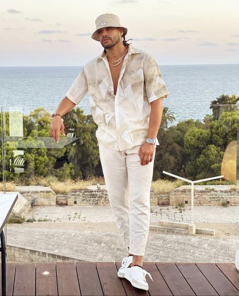 Miami Chic Outfit Men, All White Outfit Men Casual Classy, Mens Vacation Style, Miami Mens Outfits, Gq Outfits For Men, Men’s Mexico Outfit, Cabo Outfits Vacation Style Men, Mens Miami Fashion, Men Mexico Vacation Outfit