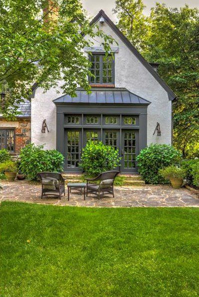 Tudor-style estate sits quietly in heart of Buckhead for $6.5M - Curbed Atlanta Tudor House Exterior, Rustic Porch, Tudor Style Homes, Casa Exterior, Tudor House, Tudor Style, Cottage Homes, Shade Garden, Bay Window