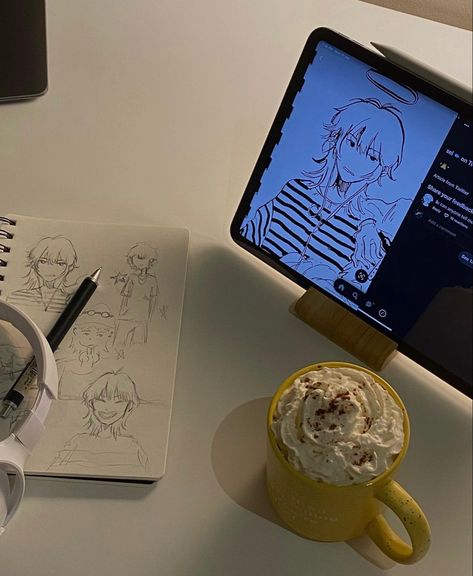 Studying Drawing Aesthetic, Drawing Tablet Desk Setup Aesthetic, Multimedia Arts Student Aesthetic, Drawing Tablet Setup Aesthetic, Girl Studying Aesthetic Drawing, Drawing Astethic, Digital Art Aesthetic, Art Student Aesthetic, Studying With Cat Aesthetic