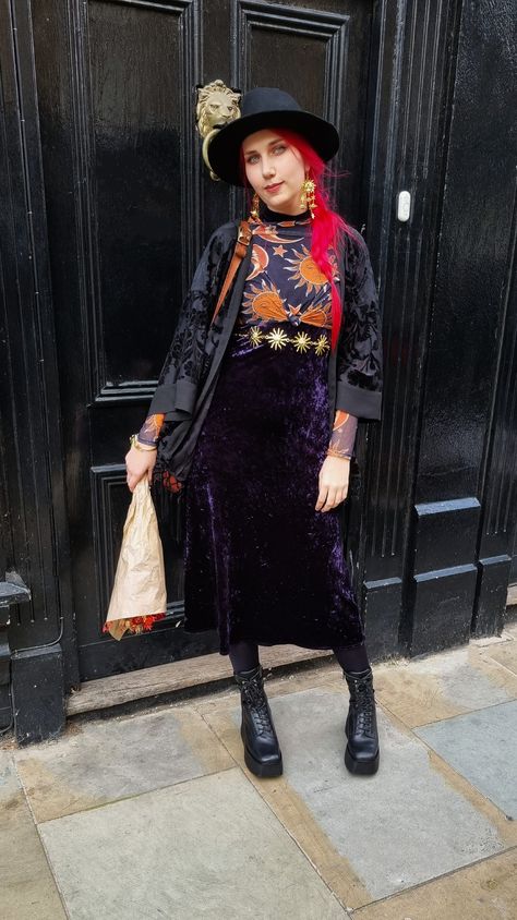 Witchy Business Casual Outfits, Goth Maximalism Fashion, Psychology Major Outfits, Whimsigoth Office Outfit, Witchy Aesthetic Outfit, Punk Office, Witchy Chic, Whimsigoth Fashion, Maximalism Fashion