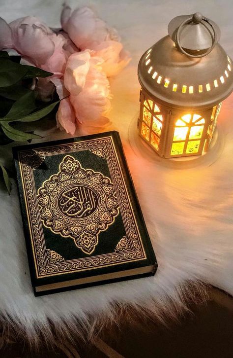 Foto Al Quran, Background Al Qur'an, Kartu Tarot, Ramadan Kareem Pictures, Quran Sharif, Al Qur'an Photography, Al Qur'an Aesthetic, Quran Wallpaper, Ramadan Images