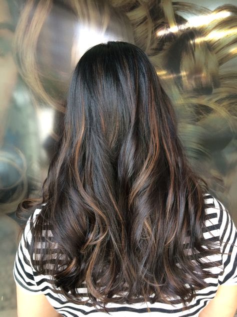 Hair Color Ideas For Black Hair Indian, Light Hair Colour For Indian Skin, Hair Colour For Indian Skin Highlights, Highlights For Black Hair And Indian Skin, Hair Colour For Brown Skin, Hair Highlights For Black Hair, Hair Colour For Indian Skin, Indian Hair Highlights, Bleach Hair Color