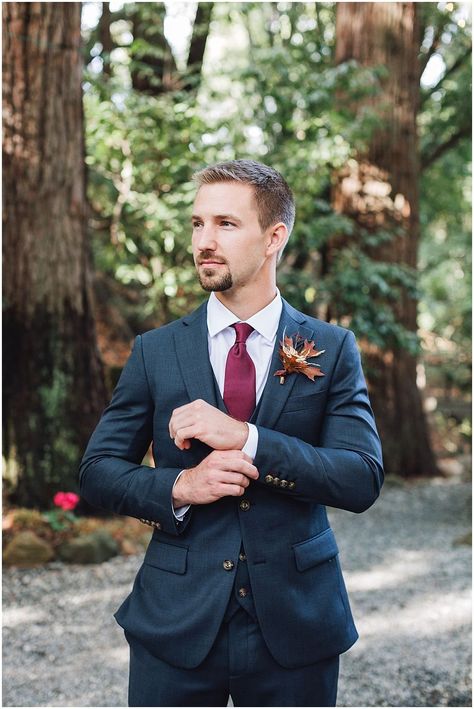 Navy Blue Groom Suit Fall Wedding, Blue Suit Maroon Tie, Dark Navy Blue Suit, Fall Wedding Groomsmen, Fall Wedding Suits, Blue Tuxedo Wedding, Groom Suit Navy, Dark Navy Suit, Navy Blue Groom