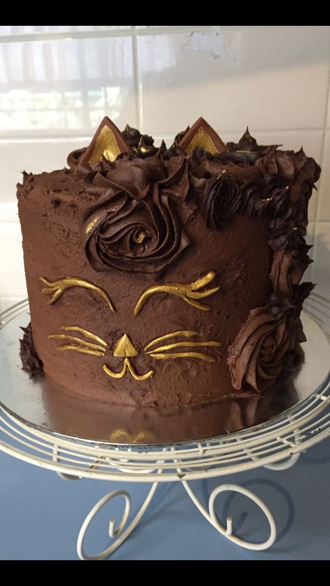 Chocolate Cat Cake Rectangle Chocolate Cake Design, Mog The Cat, Cat Chocolate, Kitten Cake, Cake Cat, Birthday Cake For Cat, 2 Layer Cakes, Chocolate Cat, 7th Birthday Cakes