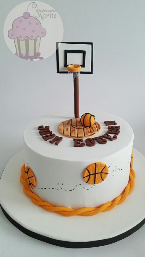 Torta de básquet Basketball Cake Design, Boys 18th Birthday Cake, Basketball Birthday Cake, Cake Basket, Basketball Cake, Bola Basket, Sport Cakes, Basketball Birthday, Wedding Cake Recipe