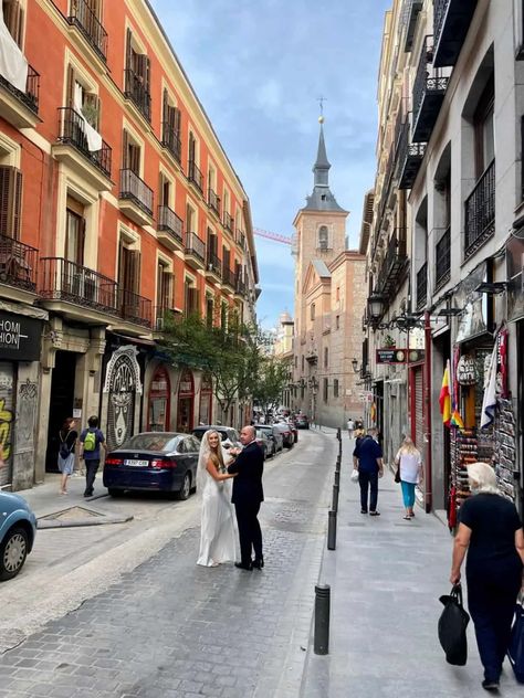 Madrid Wedding, Spanish Restaurant, Wedding Spain, Wedding Dress Store, Elegant Bridal Shower, Rooftop Wedding, Urban Wedding, Dress Appropriately, Casual Home