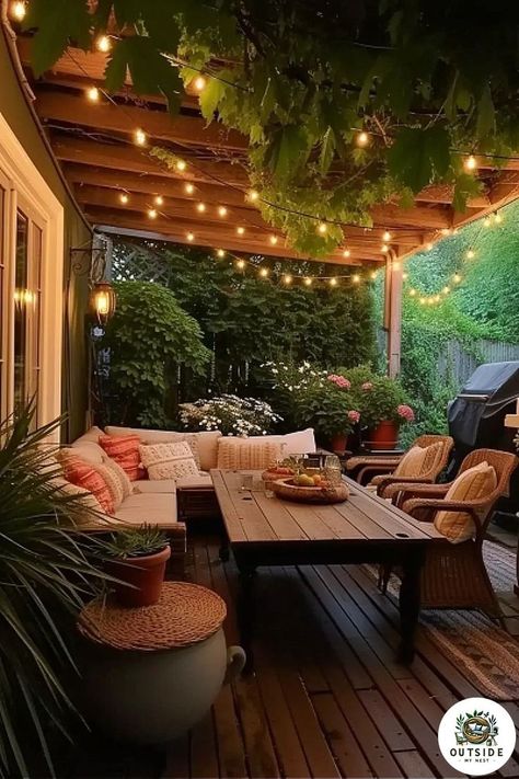 Rustic Patio, Beautiful Home Gardens, Cozy Backyard, Cozy Patio, Patio Inspiration, Outside Patio, Backyard Inspiration, Backyard Makeover, Garden Seating