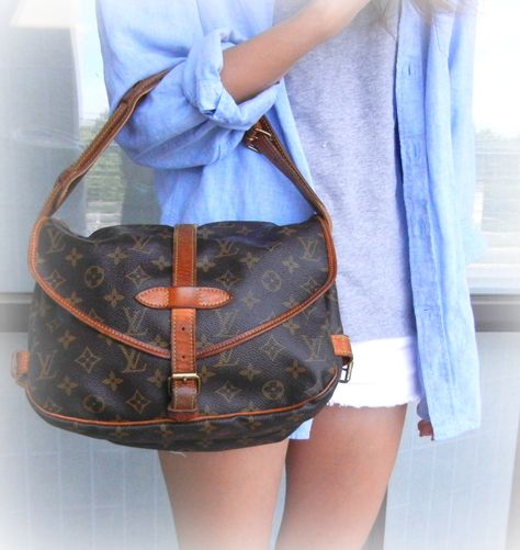 Lv Vintage Crossbody Bag, Louis Vuitton Saumur 30 Outfit, Louis Vuitton Outfit, Lady Dior Handbag, 30 Outfits, Louis Vuitton Crossbody, Lv Bags, Vintage Handbag, Bag Collection