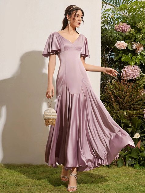 Satin Dress With Sleeves, Outfit Bridesmaid, Dress With Butterfly Sleeves, Mesh Prom Dress, Romantic Pattern, Floral Applique Dress, Fashion Moodboard, Purple Style, Purple Bridesmaid Dresses