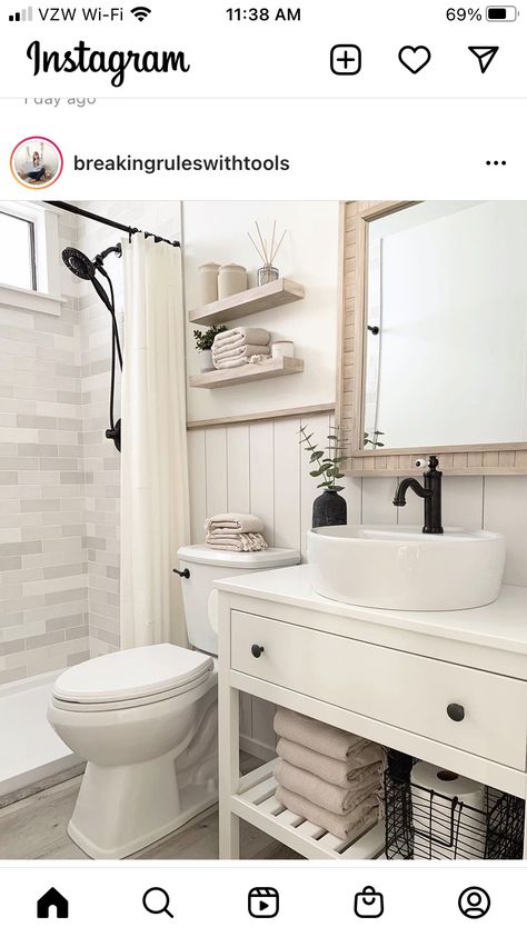 Big Bathroom Ideas, Farmhouse Bathroom Accessories, Small Bathroom Wallpaper, Bathroom Ideas Luxury, Shiplap Bathroom, Ikea Bathroom, Big Bathroom, Small Bathroom Vanities, Bathroom Remodel Ideas