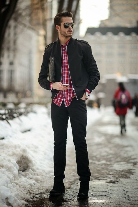 Man Wear, Mens Fashion Casual Spring, Guy Style, Trendy Spring Outfits, Spring Outfits Men, Mens Fashion Photography, Mens Spring Fashion, Classy Men, Dark Outfits