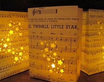 Sheet music centerpiece Luminaries Bags, Starry Night Wedding, Decoration Shabby, Diy Vintage Decor, Tafel Decor, Music Crafts, Star Party, Star Baby Showers, Music Party