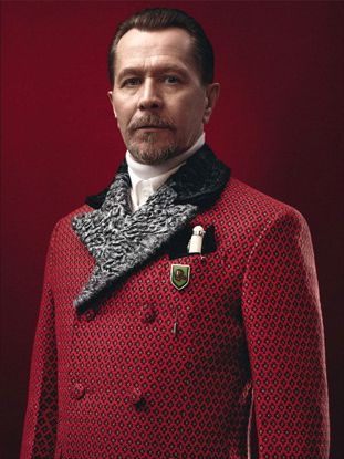 Prada 2012 | Gary Oldman Prada Menswear, David Sims, Monsieur Madame, Dinner Jacket, Gary Oldman, Red Suit, 인물 사진, Steampunk Fashion, Mode Vintage