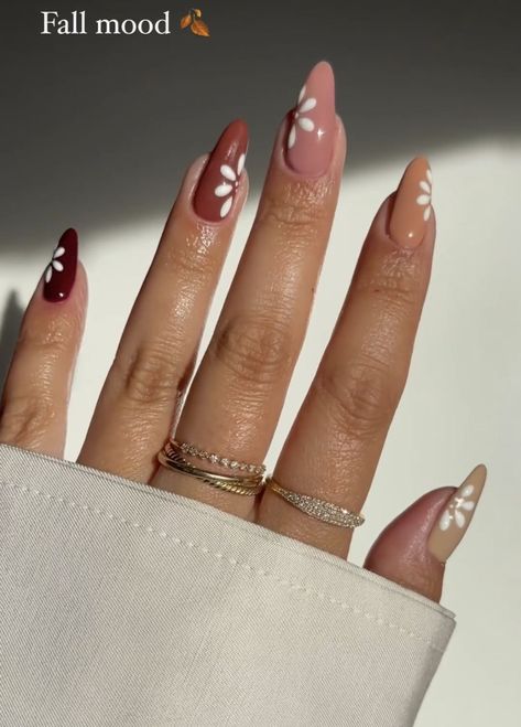 Almond French Tip Nails With Design Fall, Cute Fall Nails Almond, November Nails Fall, Fall Almond Nails, November Nail Designs, Classy Almond Nails, Scary Nails, Simple Fall Nails, Edgy Looks