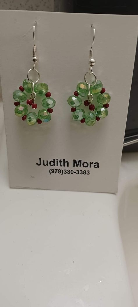 Gnome Earrings Diy, Grinch Earrings Diy, Handmade Christmas Earrings, Christmas Earrings Diy, Holiday Beaded Jewelry, Christmas Jewerly, Diy Christmas Earrings, Christmas Jewelry Diy, Beaded Jewelry Earrings