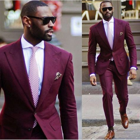 Signature Style: 5 Things Every Man Should Have Formal Suits Men, Clothes Combinations, Man Wear, Smart Casuals, Man Blazer, Handsome Groom, Wedding Suits Groom, Groom Tuxedo, Slim Fit Tuxedo