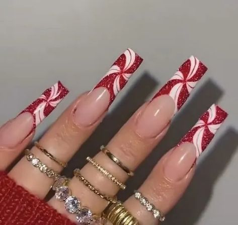 50+ Stunning Winter Nail Art Designs for Christmas and Beyond - HubPages Christmas Nails Acrylic Coffin Long, Obnoxious Nails, Dope Christmas Nails, Christmas Nails Baddie, Christmas Baddie Nails, Latin Nails, Baddie Christmas Nails, Best Christmas Nails, Nail Art Designs 2023