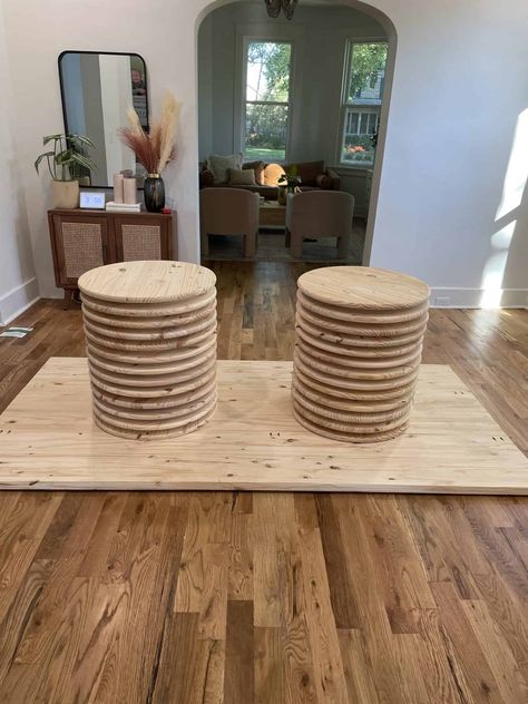 Diy Modern Dining Table, Diy Pedestal Table, Build Your Own Table, Dining Table Diy, Diy Wooden Table, Concrete Countertops Outdoor Kitchen, Concrete Countertops Kitchen Diy, Diy Dining Room Table, Concrete Countertops White