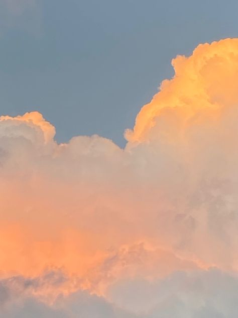 Clouds are so fluffy Fluffy Clouds Aesthetic, Golden Hour Clouds, Environment Inspiration, Clouds Aesthetic, Yellow Cloud, Pretty Skies, Art Process, Fluffy Clouds, Aesthetic Things