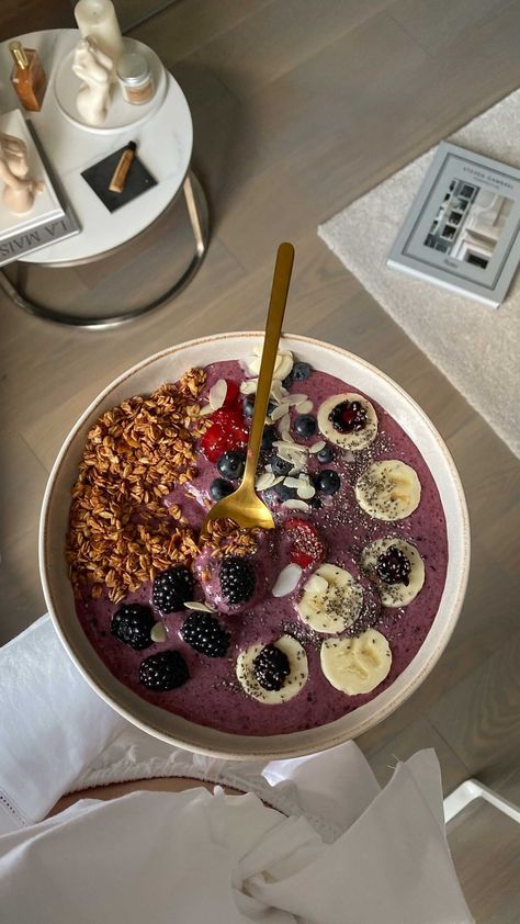 Smoothie Bowl Instagram Story, Diy Smoothie Bowl, Aesthetic Smoothie Bowl, Smoothie Bowl Aesthetic, Healthy Smoothie Bowls, Recovery Meals, For Breakfast, Ice Bowl, Smoothie Bowl Healthy