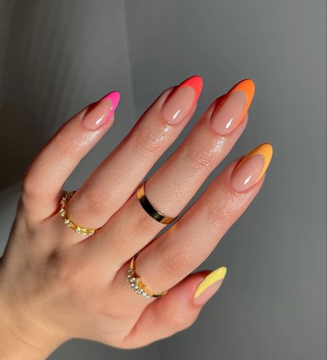 Nail Inspo Colored Tips, Last Of Summer Nails, Almond French Color Tip Nails, Minimal Vacation Nails, Summer Nails Beginners, Summer Nail 2024 Trends Orange, Summernails Summer Nail Ideas 2024, Pop Of Color Nails, Minimal Summer Nails