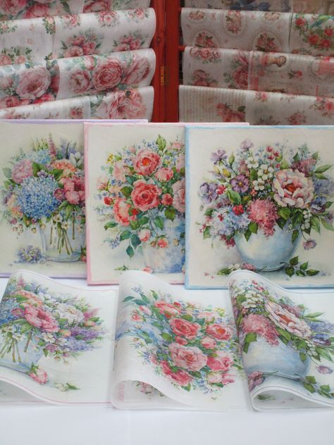 Decoupage On Canvas Diy, Canvas Decoupage Ideas, Decoupage For Beginners, Decoupage Tutorial For Beginners, Decoupage Napkins On Canvas, Napkin Decoupage On Canvas, Decoupage On Canvas Ideas, Decapodge Ideas Diy, Decoupage Ideas For Beginners