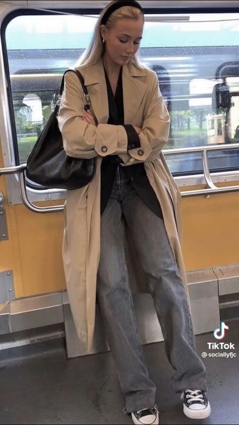 Trench Outfit, Raincoat Outfit, Rain Trench Coat, Long Outfit, Long Rain Coat, Trench Coat Outfit, Uni Outfits, Autumn Fits, Long Trench