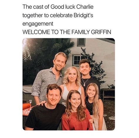 Good Luck Charlie Cast, Funny Twitter Posts, Old Disney Channel, Relationship Conflict, Band Jokes, Disney World Pictures, Good Luck Charlie, Childhood Memories 2000, What Team