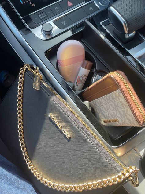 Black Michael Kors Purse, Michael Kors Bag Aesthetic, Girly Car Accessories Bling, Michael Kors Aesthetic, Michael Kors Bag Outfit, Lip Balm Aesthetic, Wallet Aesthetic, Glossier Lip, Michael Kors Clothes