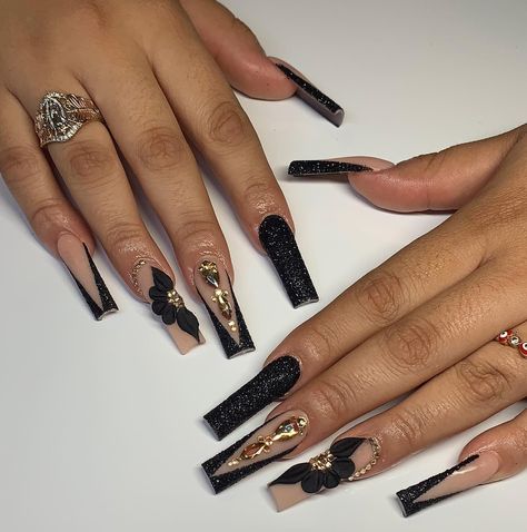 Glittery black slanted French tips with 3D flowers, gems, and rhinestones nail arts on long Sparkly Black Nails, Dance Nails, Hottest Nail Trends, Quince Nails, Black Gold Nails, Black Gel Nails, Quinceanera Nails, Gold Acrylic Nails, Acrylic Toe Nails