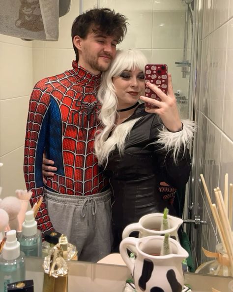 Spiderman And Black Cat Costume, Black Cat And Spiderman Costume, Spiderman Couple Costume, Cat And Spiderman, Black Cat And Spiderman, Spider Man And Black Cat, Spiderman Custom, Black Cat Costumes, Man Cosplay