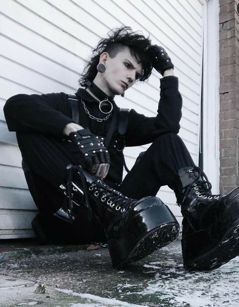 Rockstar Outfit Ideas For Women, Goth Looks Outfits Men, Punk Goth Fashion Men, Goth Photoshoot Men, Goth Punk Men, Male Trad Goth Fashion, Men’s Gothic Fashion, Goth Boys Aesthetic, Masc Tradgoth