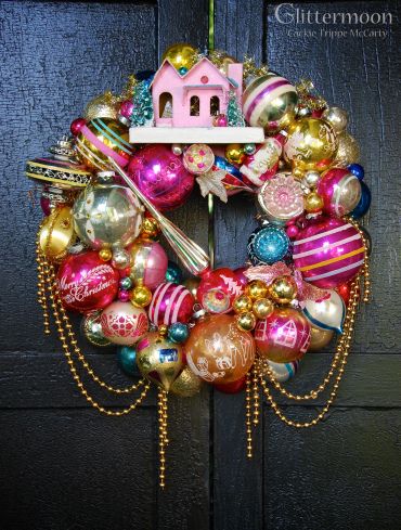 A Show this Saturday and Wreath Availability! – Glittermoon Vintage Christmas Vintage Ornament Wreath, Fete Saint Patrick, Retro Christmas Decorations, Kitsch Christmas, Christmas Ornament Wreath, Chic Christmas, Noel Christmas, Vintage Christmas Ornaments, Vintage Christmas Decorations